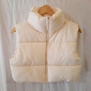 Forever 21 Womens Small Cream Colored Puffer Vest NWOT